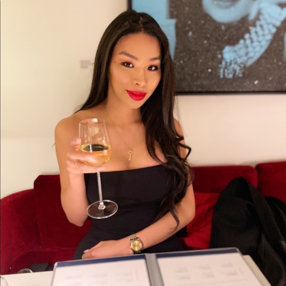 Meet your Posher, Michelle - Picture 1 of 1